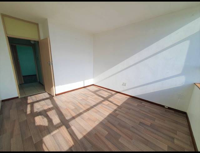 2 BEDROOM APARTMENT TO LET IN TOWNSEND ESTATE